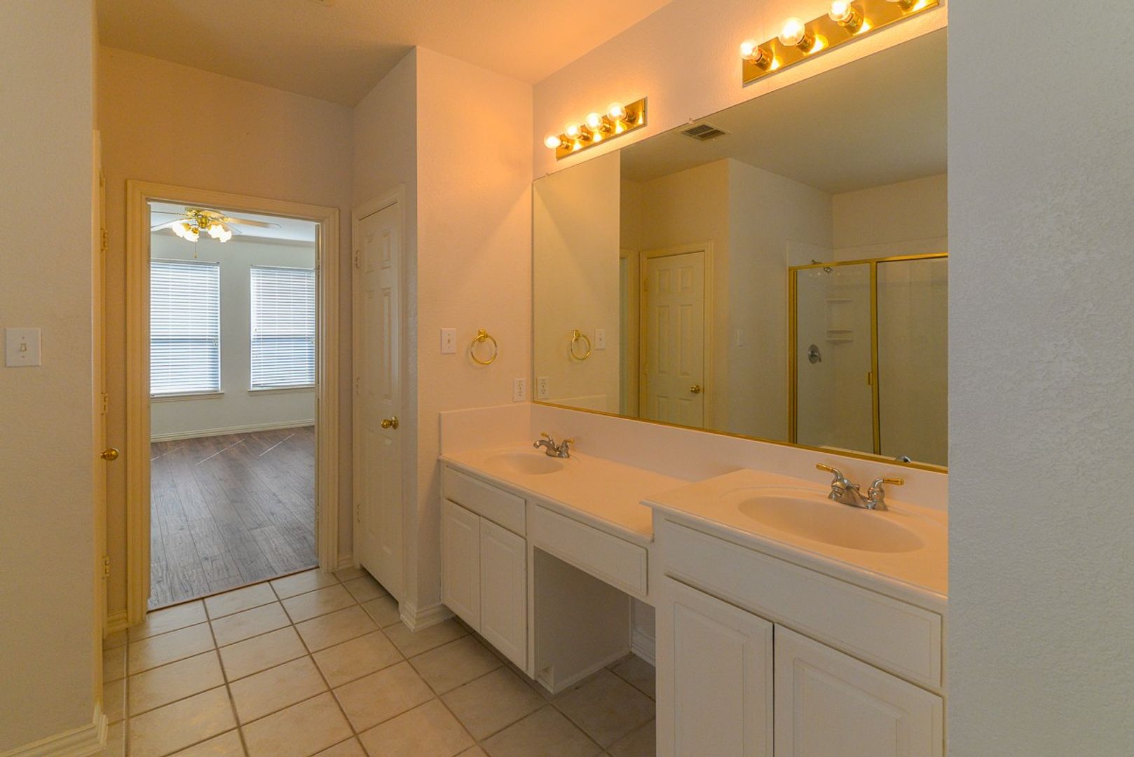 Rowlett House: 9605 Pinehurst Dr