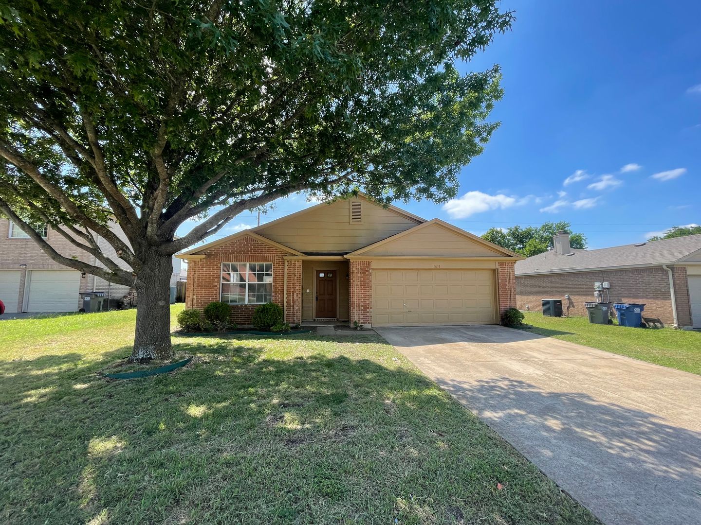 Glenn Heights House: 1611 Columbia Dr