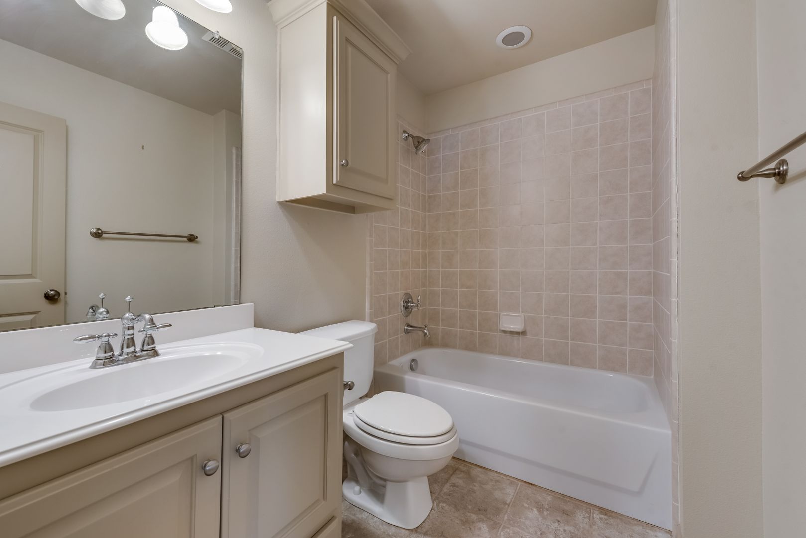 Heath House: 2207 Kings Pass