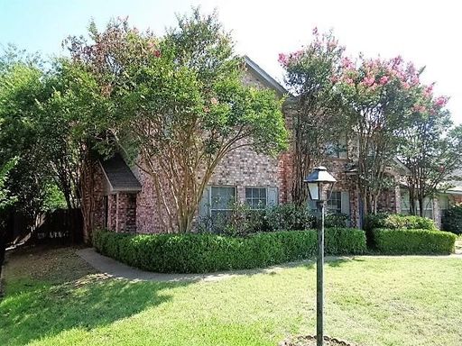 Spacious home over 1900 sqft! – photo 1