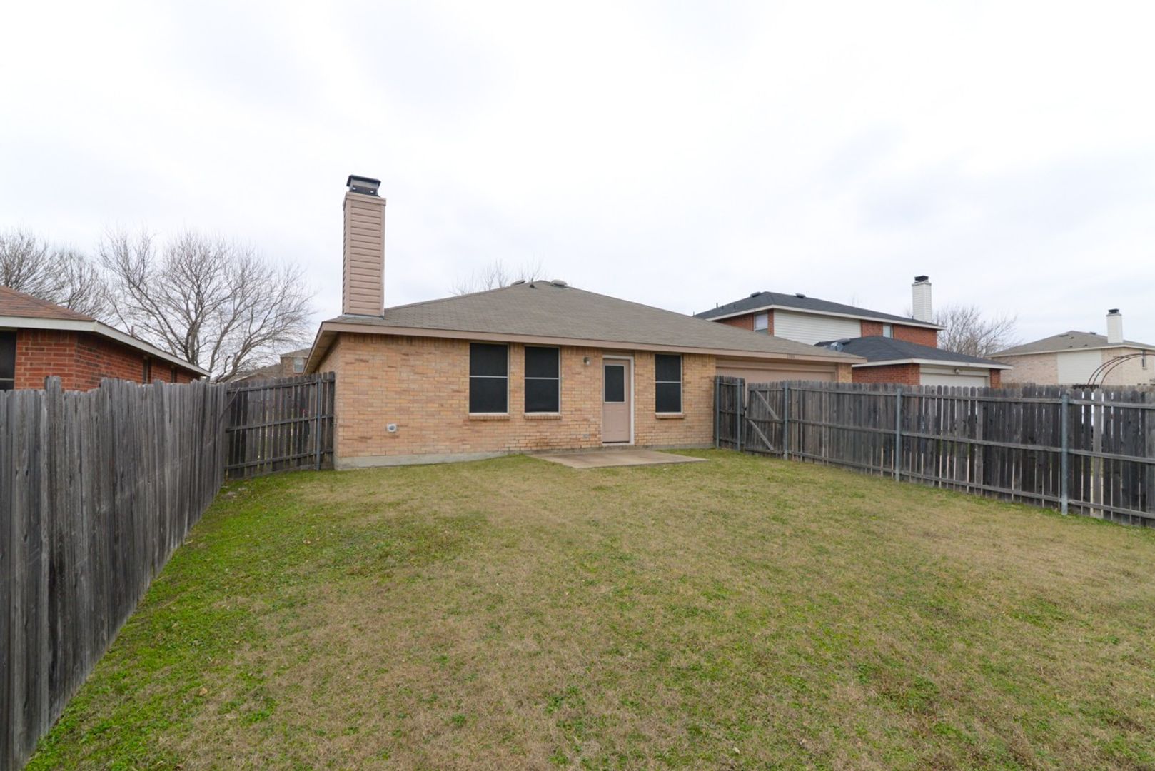 Lancaster House: 1508 Honey Bee Lane