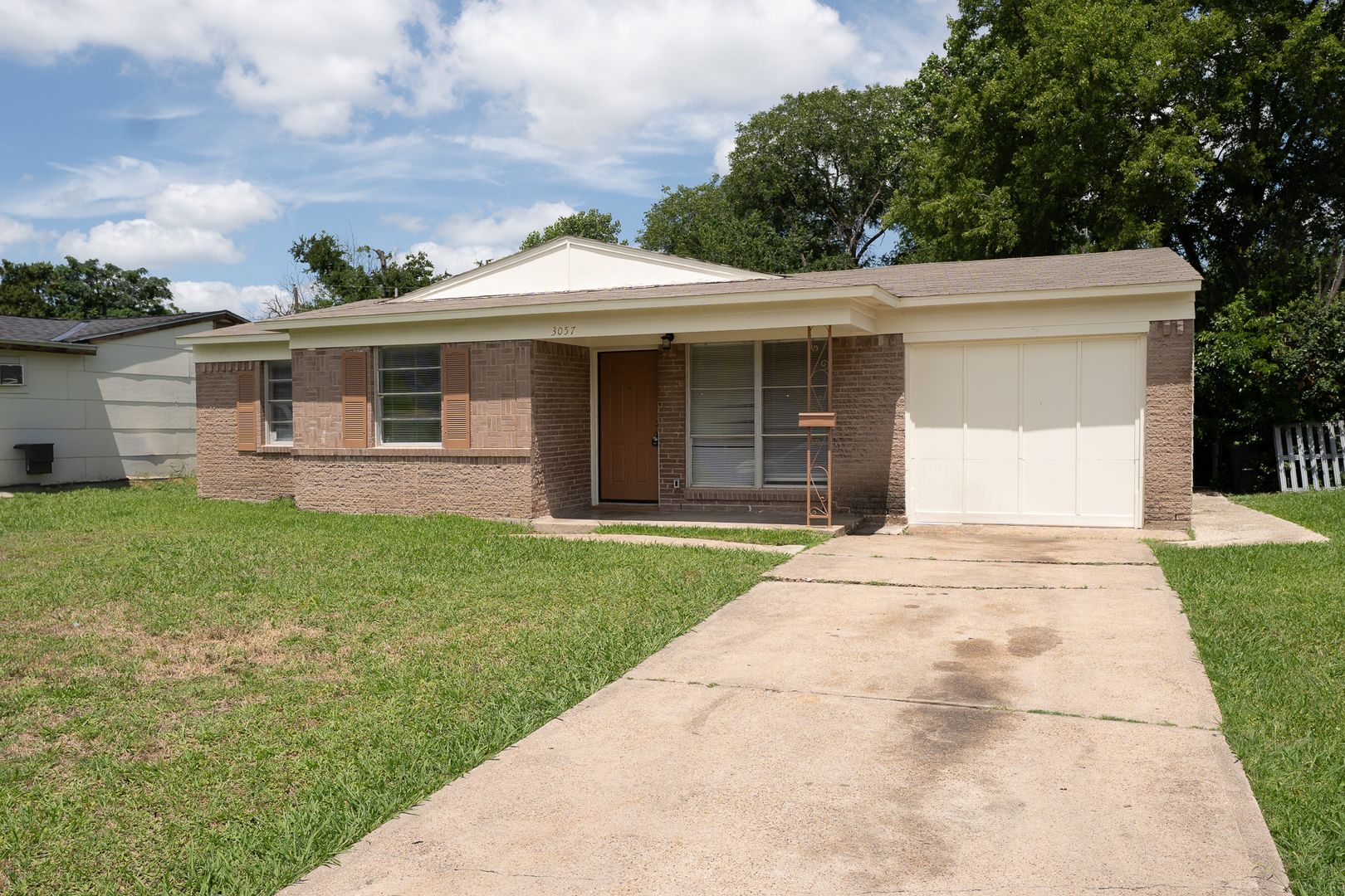 Mesquite House: 3057 Dogwood Dr.
