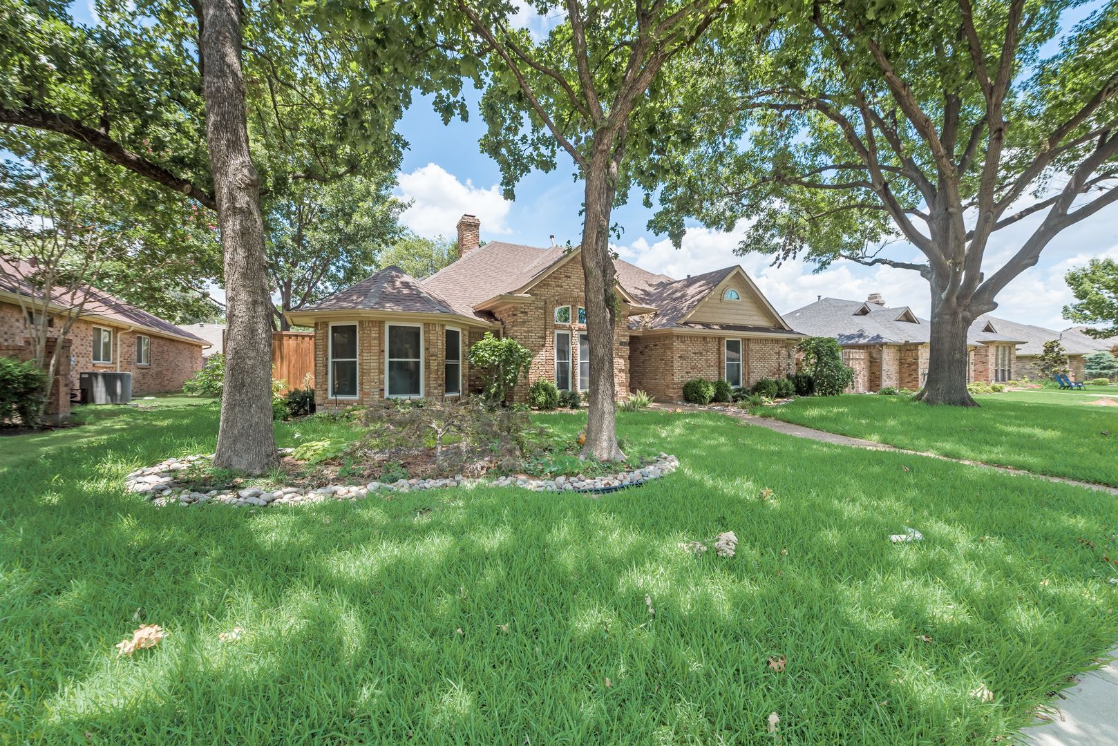 Coppell House: 212 Steamboat