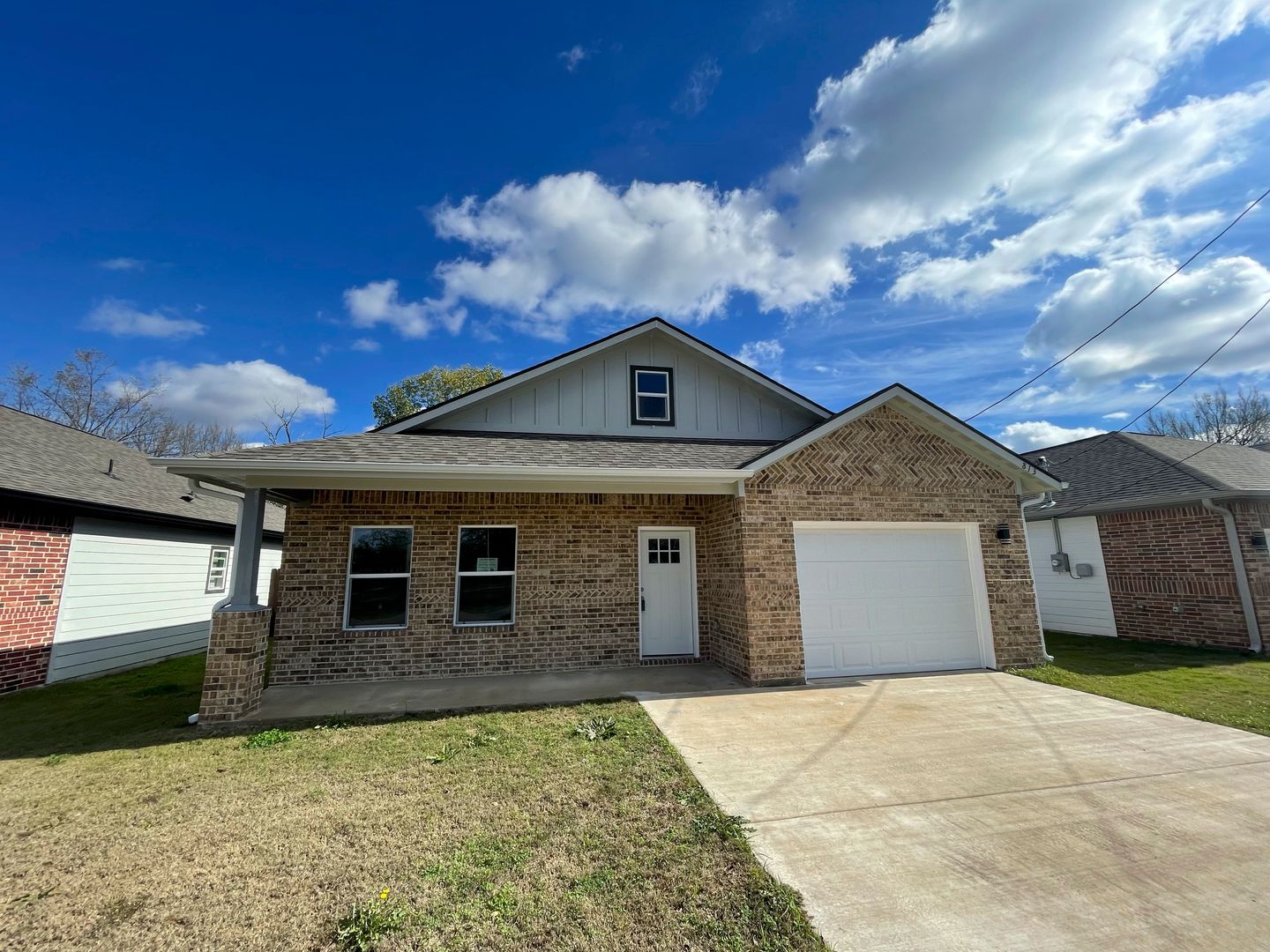 Greenville House: 813 Sayle