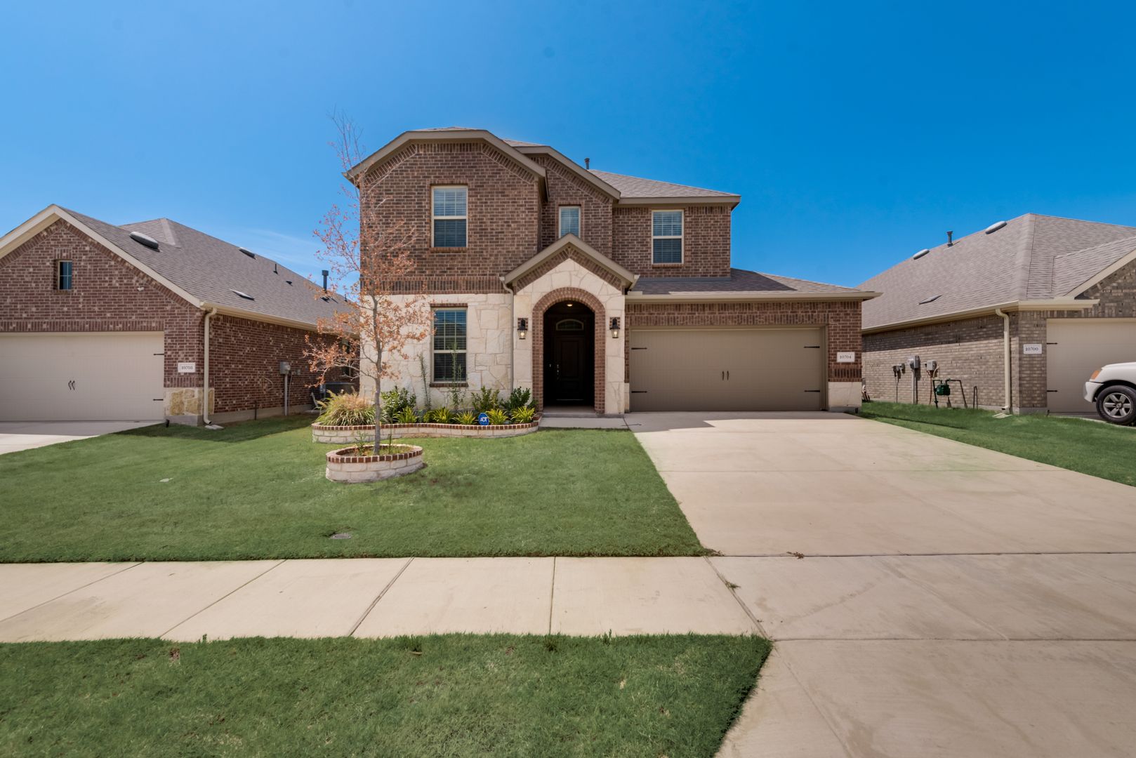 Aubrey House: 10704 Strike St