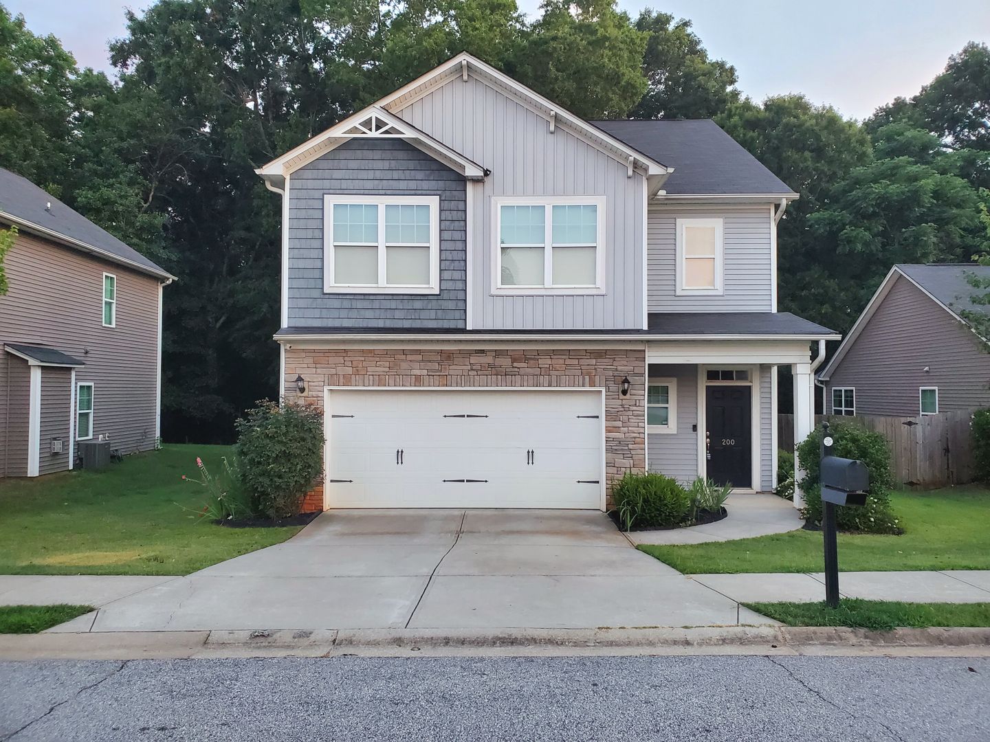 Simpsonville House: 200 Rivers Edge Circle
