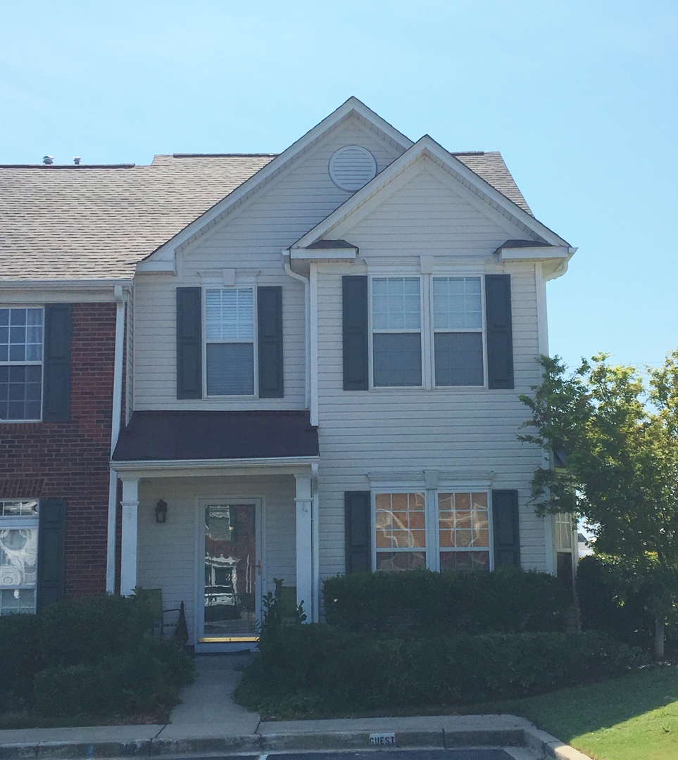 Greer Townhome: 32 Spring Crossing