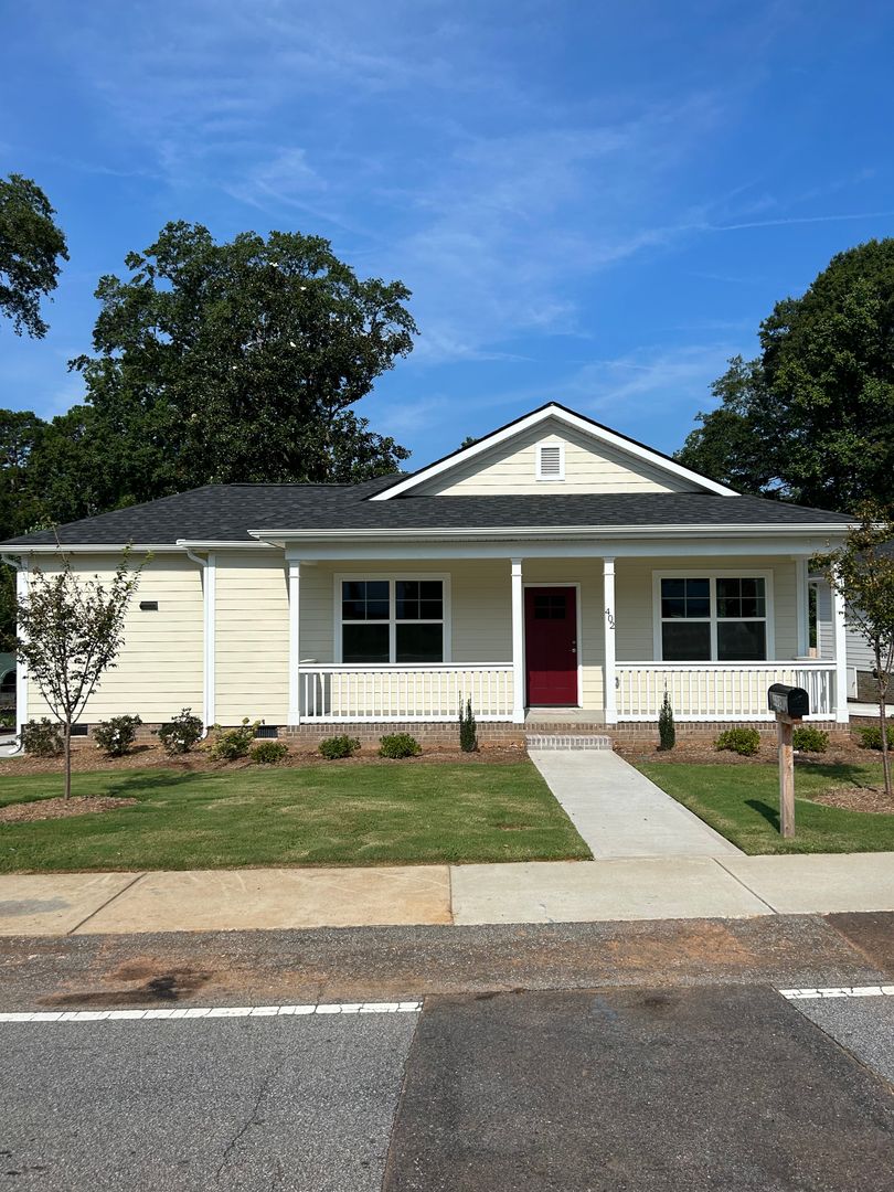 Greenville House: 402 Prosperity Avenue