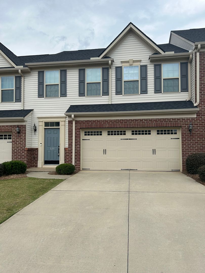 Greer Townhome: 129 Middleby Way