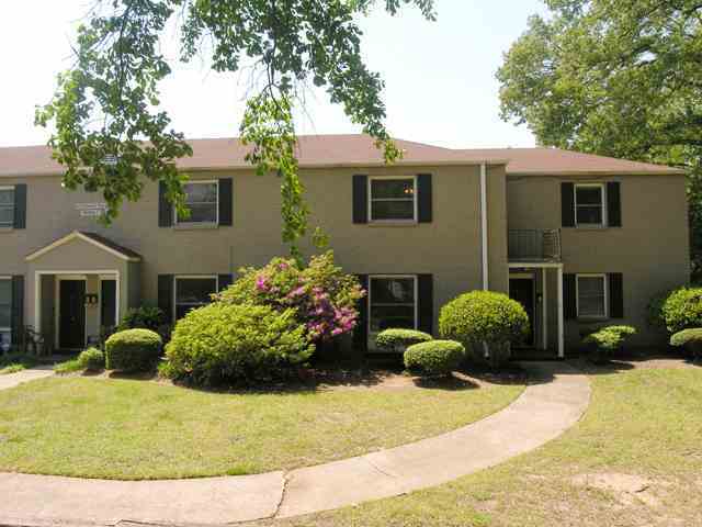 Greenville House: 605 University Ridge Unit 1F