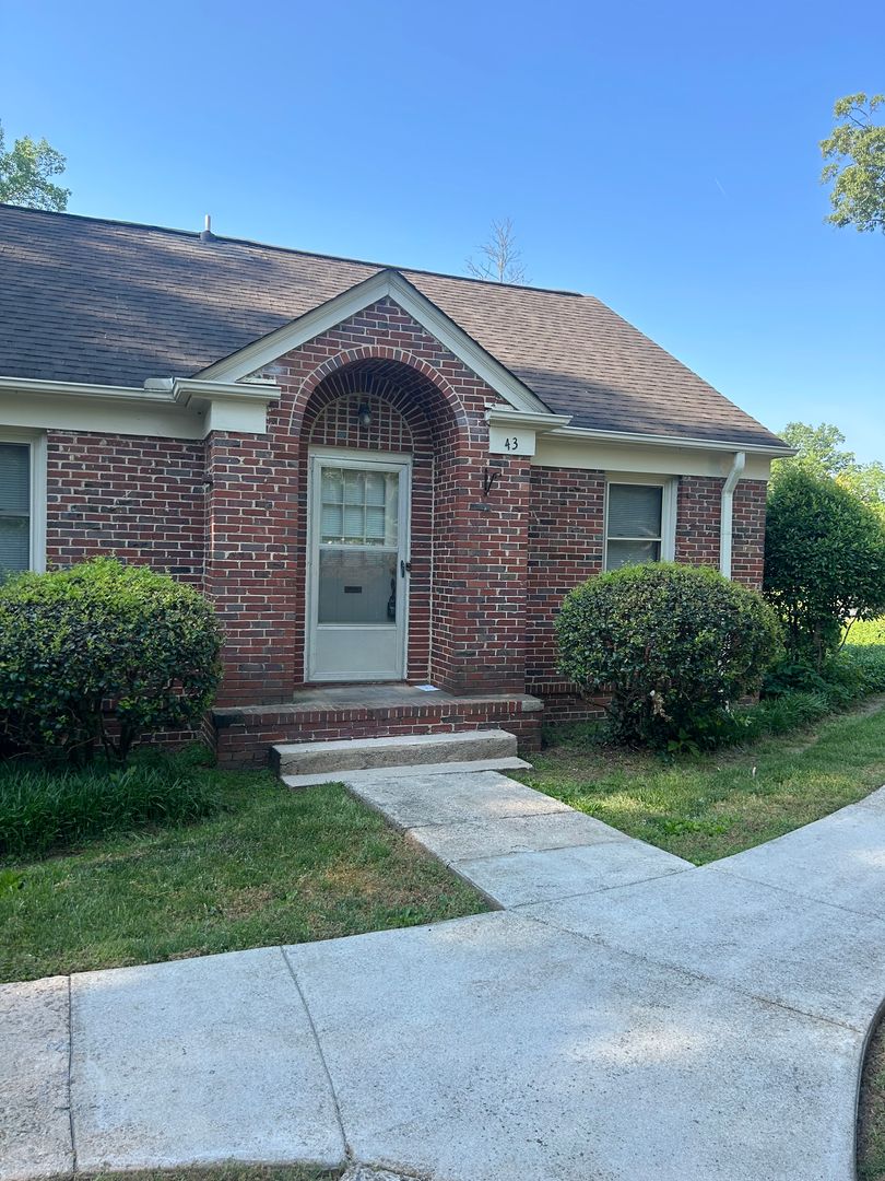 Greenville House: 600 University Ridge Unit 43