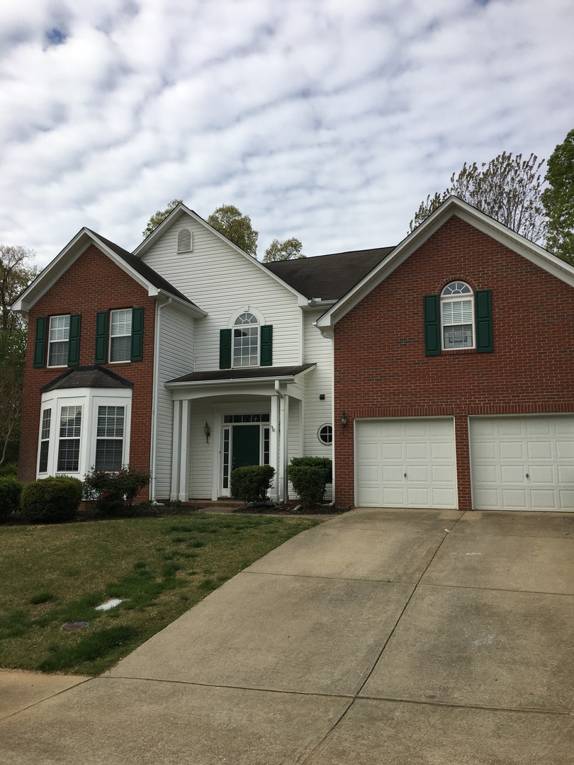 Simpsonville House: 30 Halehaven Drive