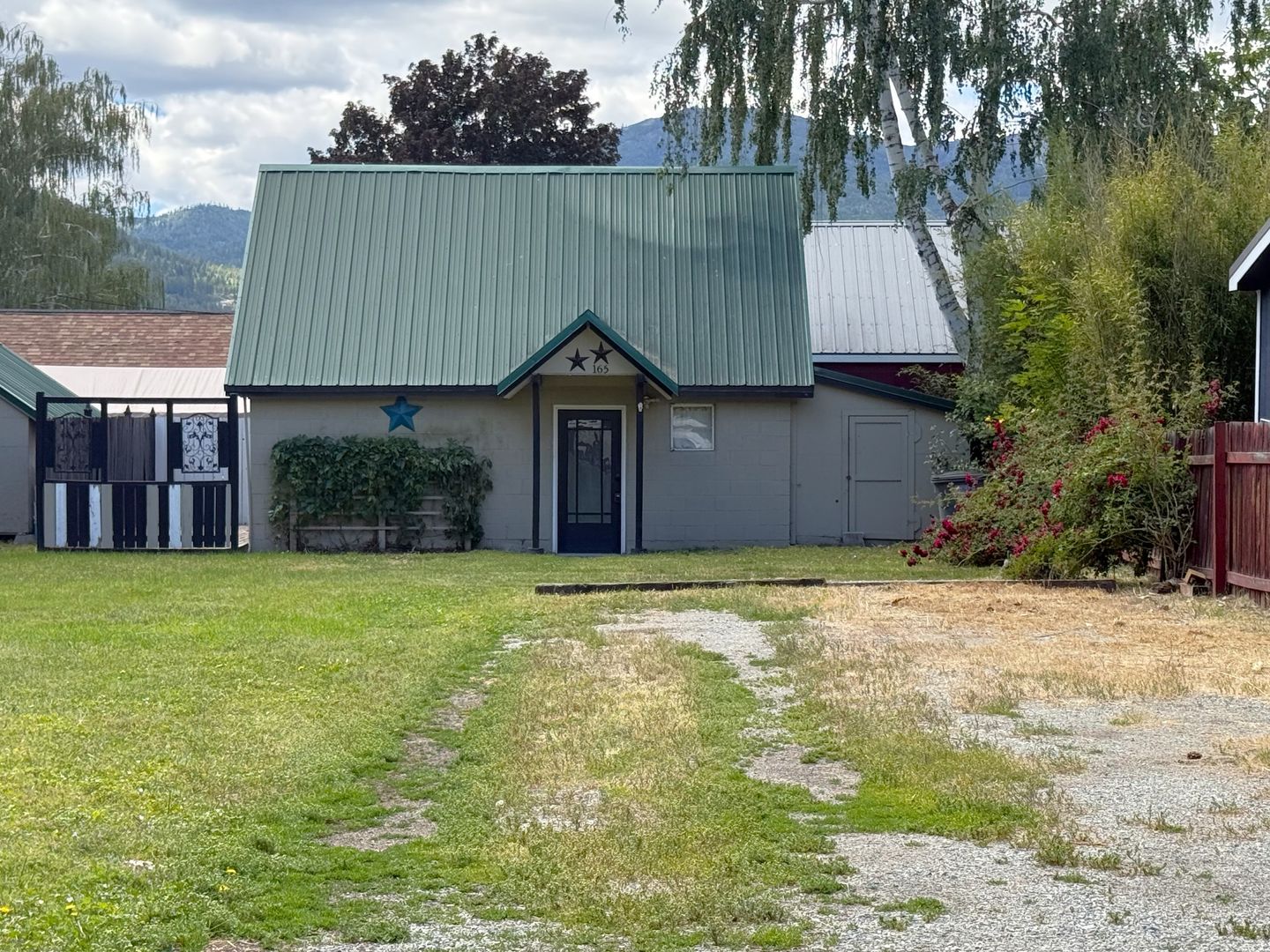 Manson House: 165 McFadden Drive