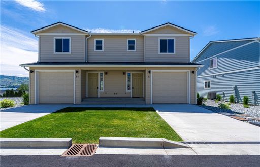 3 Bedroom, 2.5 bath with Lake Chelan View