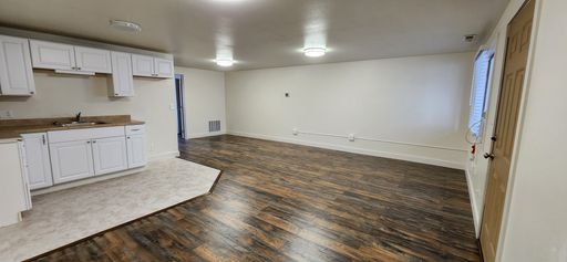 Commercial Office/Business Space- Excellent location, beautifully remodeled