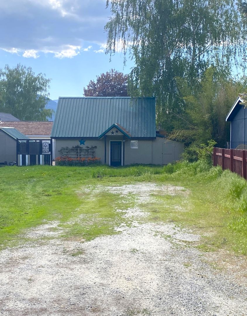 Manson House: 165 McFadden Drive