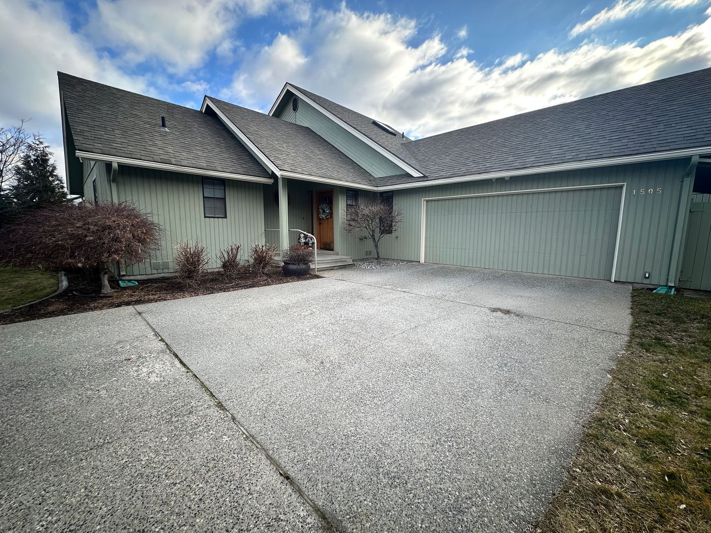 Wenatchee House: 1505 Apollo Pl