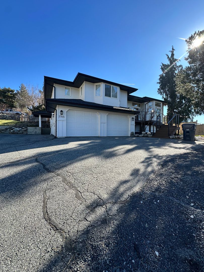 Wenatchee House: 3765 Knowles Rd