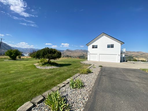 Two Bedroom, One Bathroom with 3 Car Garage