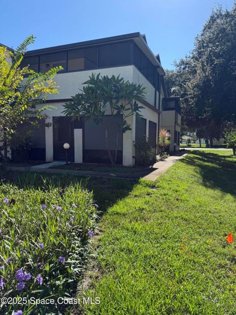 Titusville House: 2613 S Park Ave