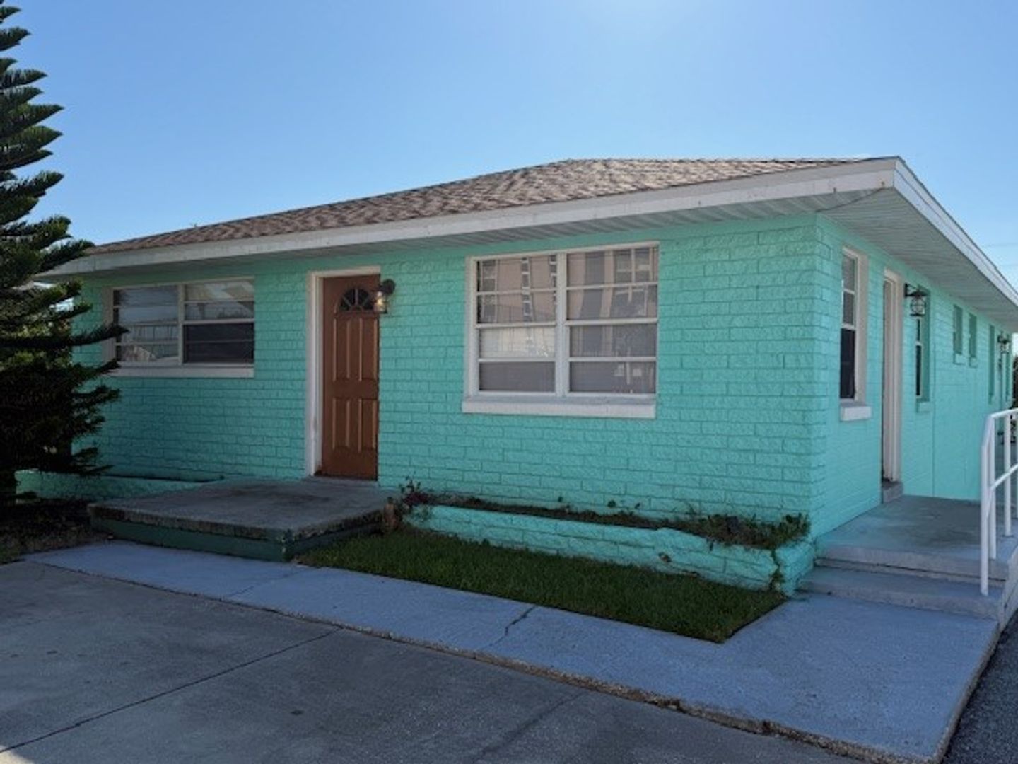 Daytona Beach House: 3824 S Atlantic Ave - Front Unit