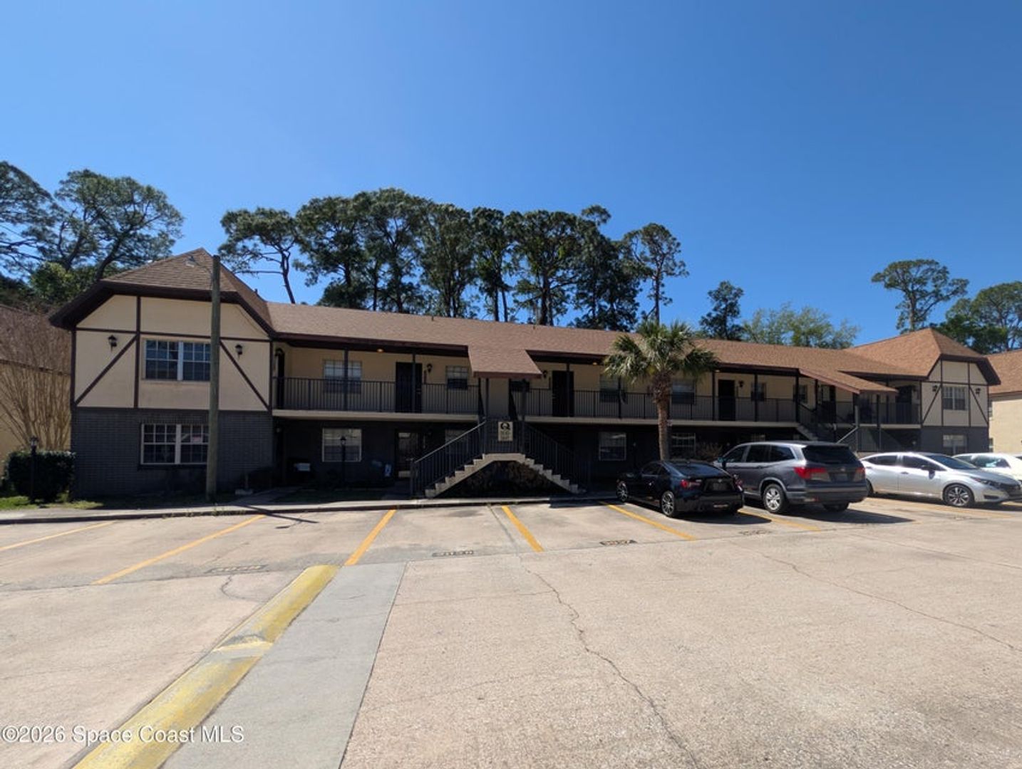 Titusville House: 3039 Sir Hamilton Circle Unit 8