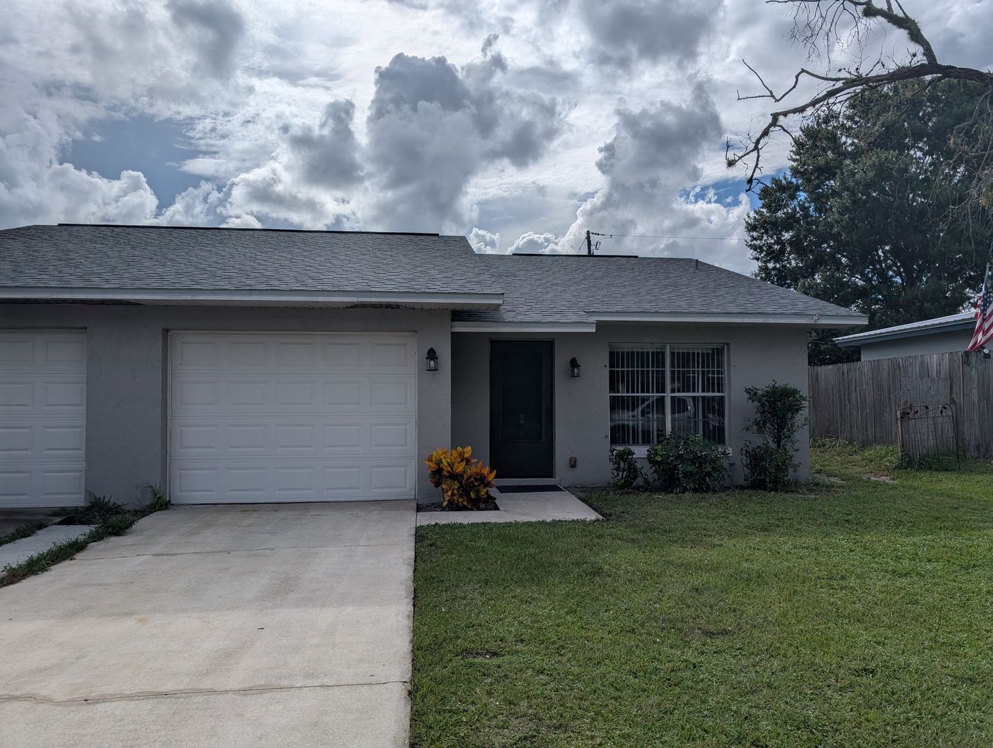 Titusville House: 152 E Towne PL