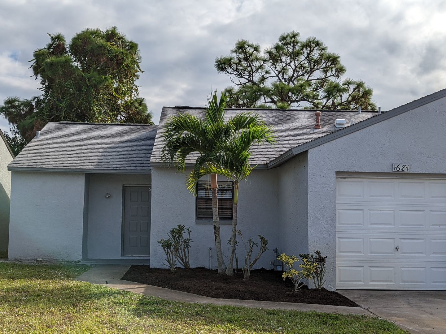 Melbourne House: 1681 Owl Ln