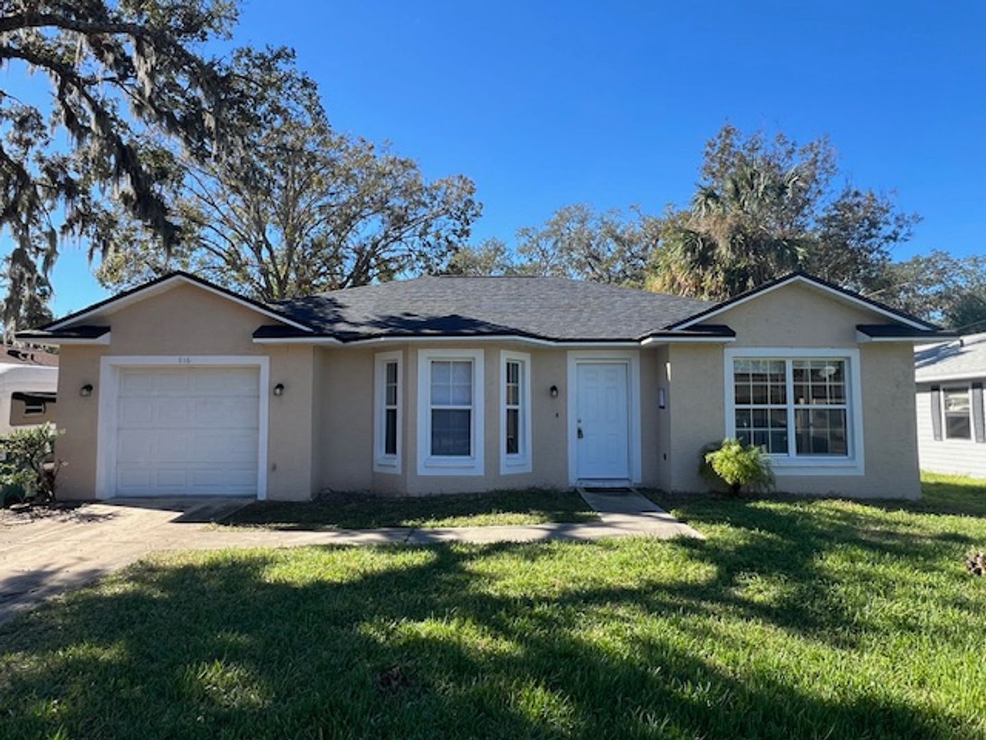 Holly Hill House: 816 Grove Ave