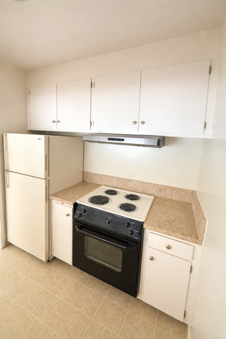 BELMONT Apartment: 2151 CARLMONT DRIVE