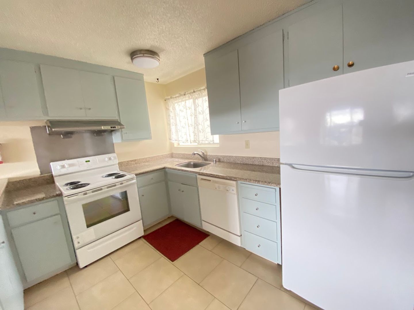 DALY CITY Apartment: 8 THIRD AVENUE