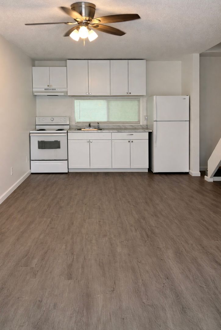 COLLEGE STATION Apartment: 1505 PARK PLACE