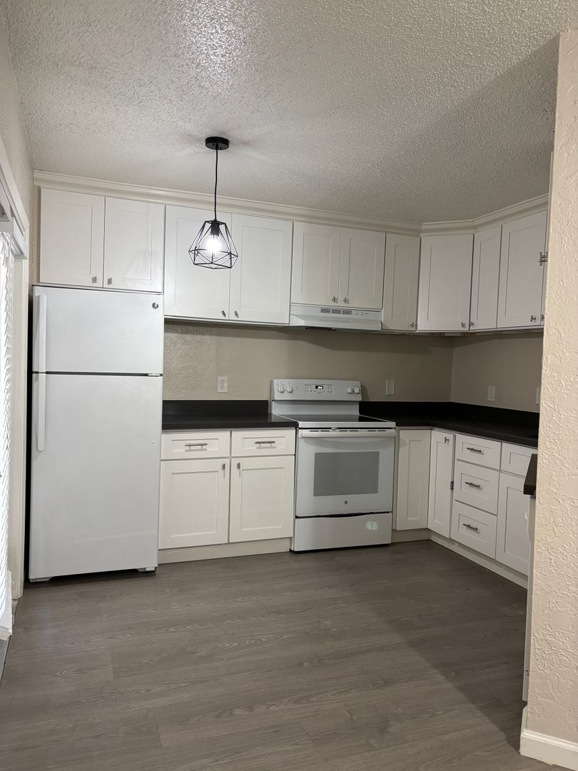 COLLEGE STATION Apartment: 1505 PARK PLACE