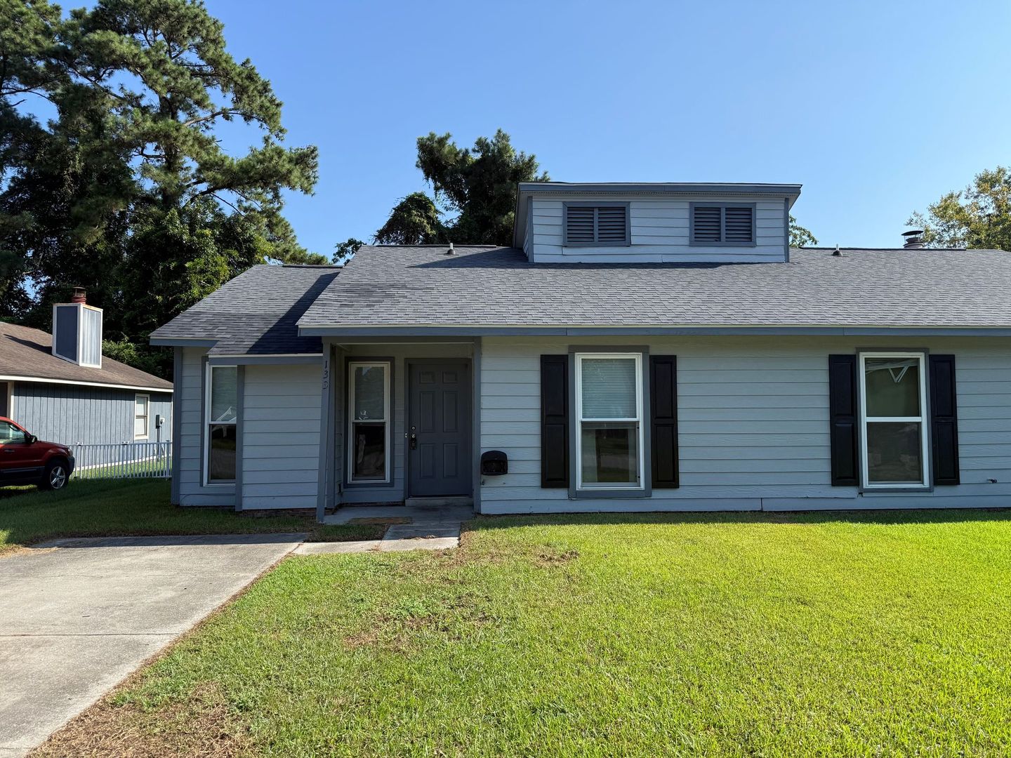 Jacksonville House: 133 Village Circle