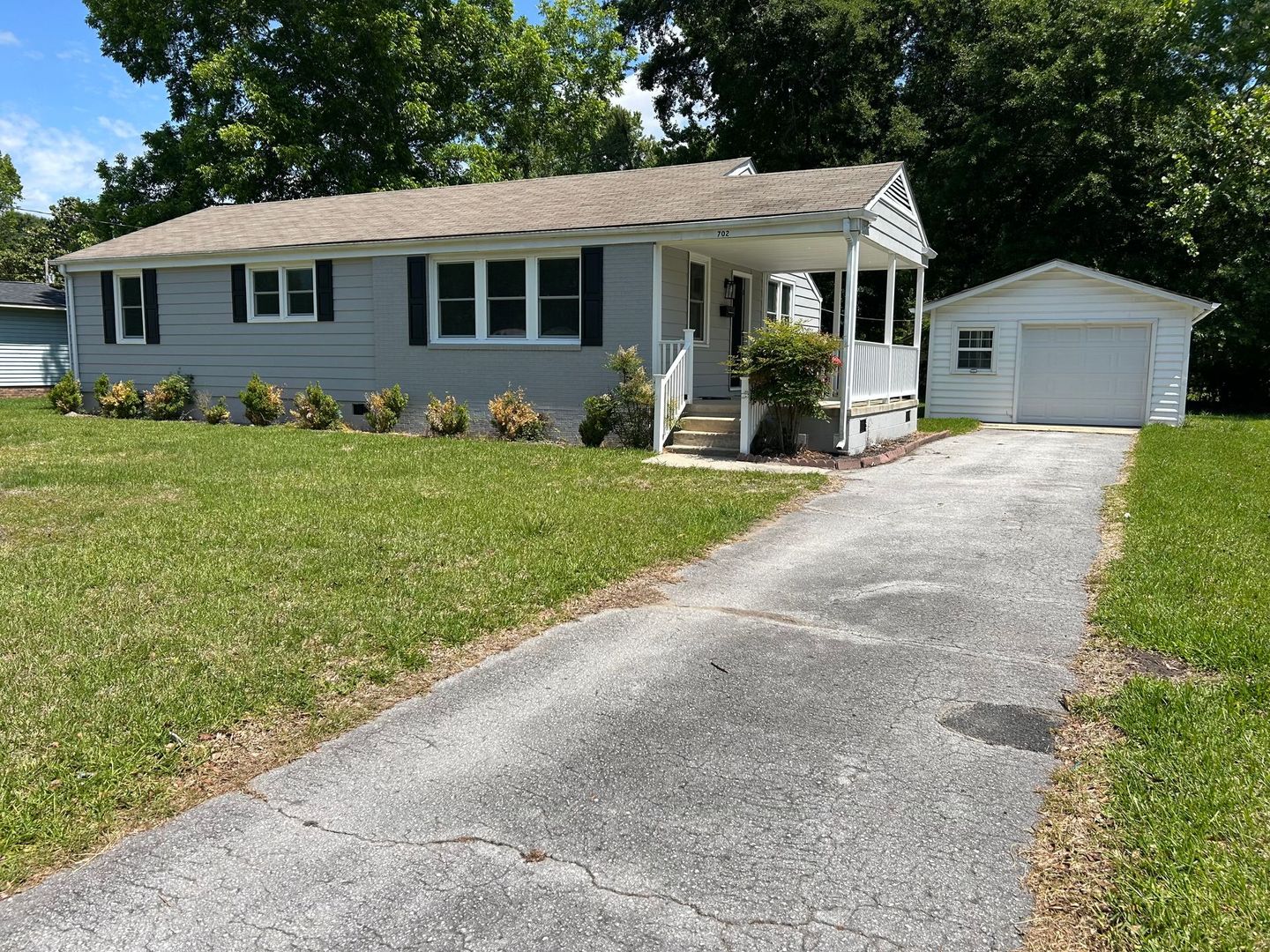 Jacksonville House: 702 Sioux Drive
