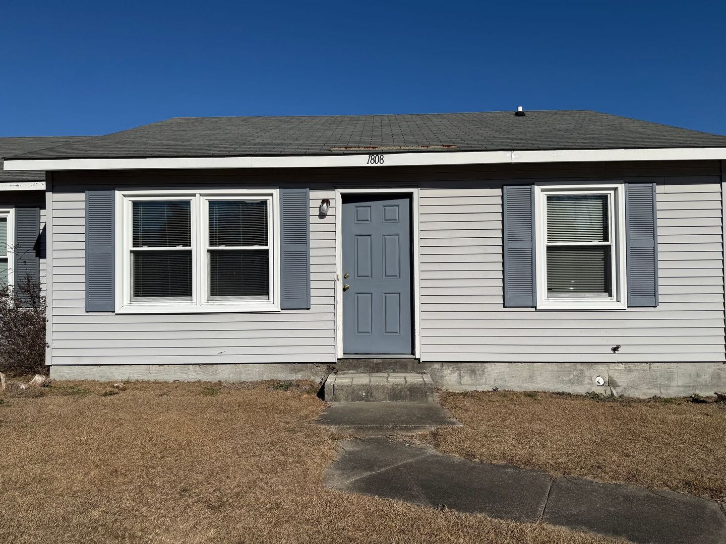 Jacksonville House: 1808 Burgaw Hwy