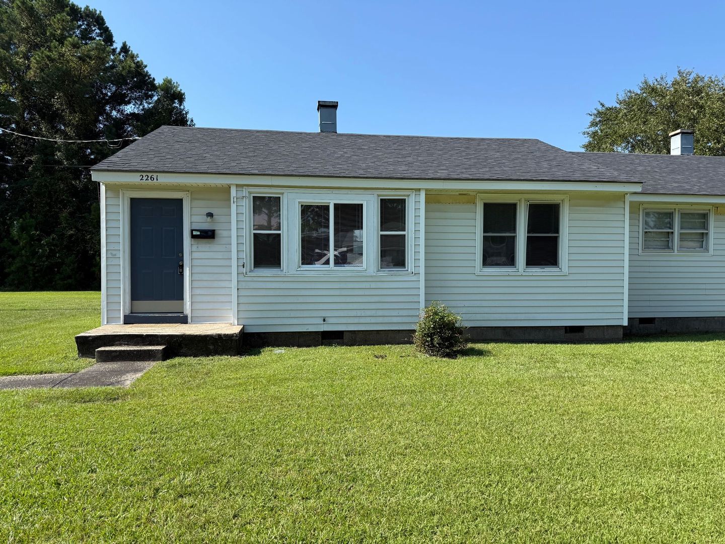 Jacksonville House: 2261 Onslow Drive