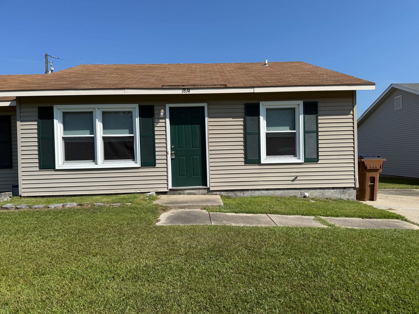 Jacksonville House: 1814 Burgaw Hwy