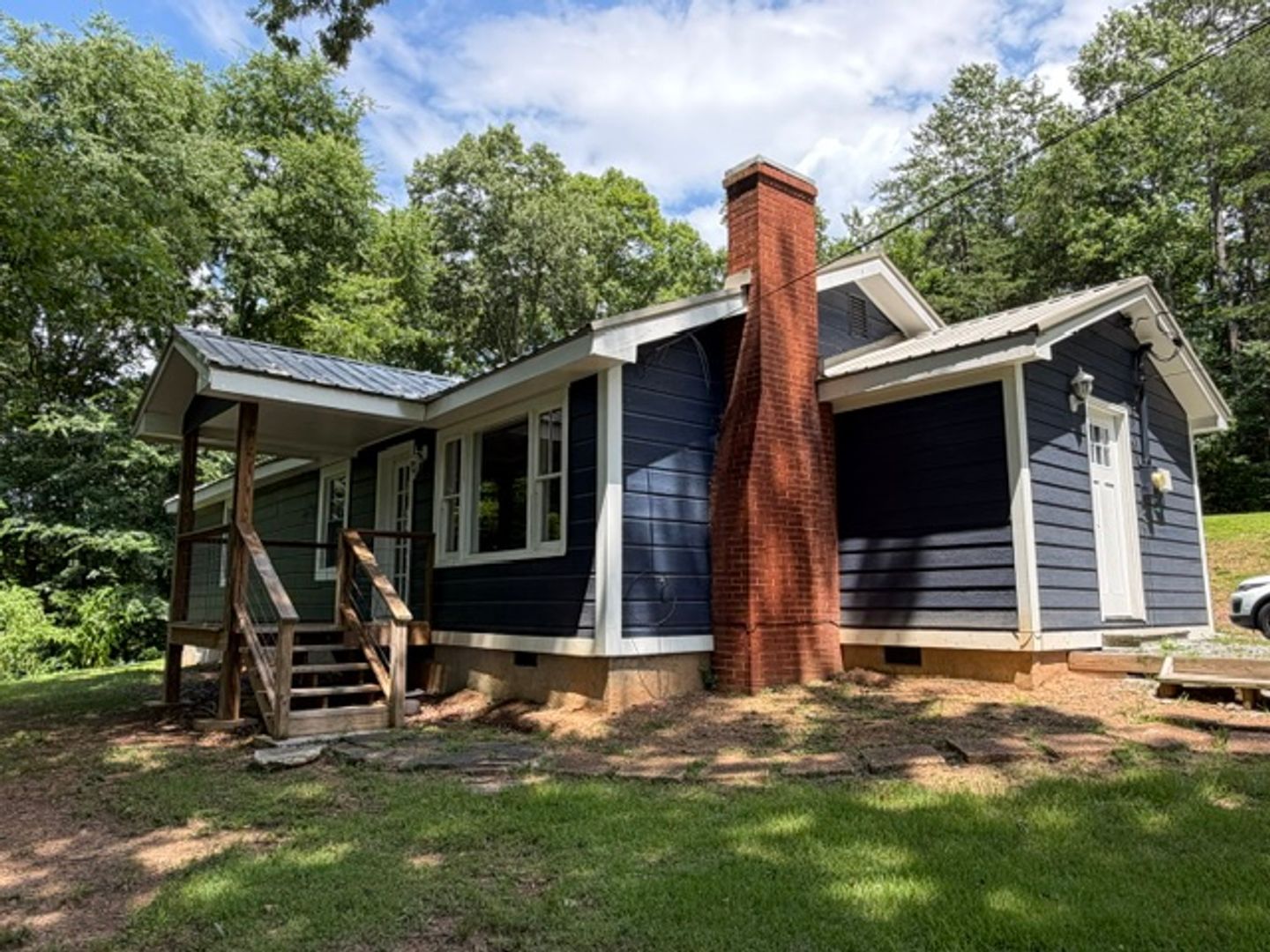 Cleveland House: 201 Old Harrison Circle SW