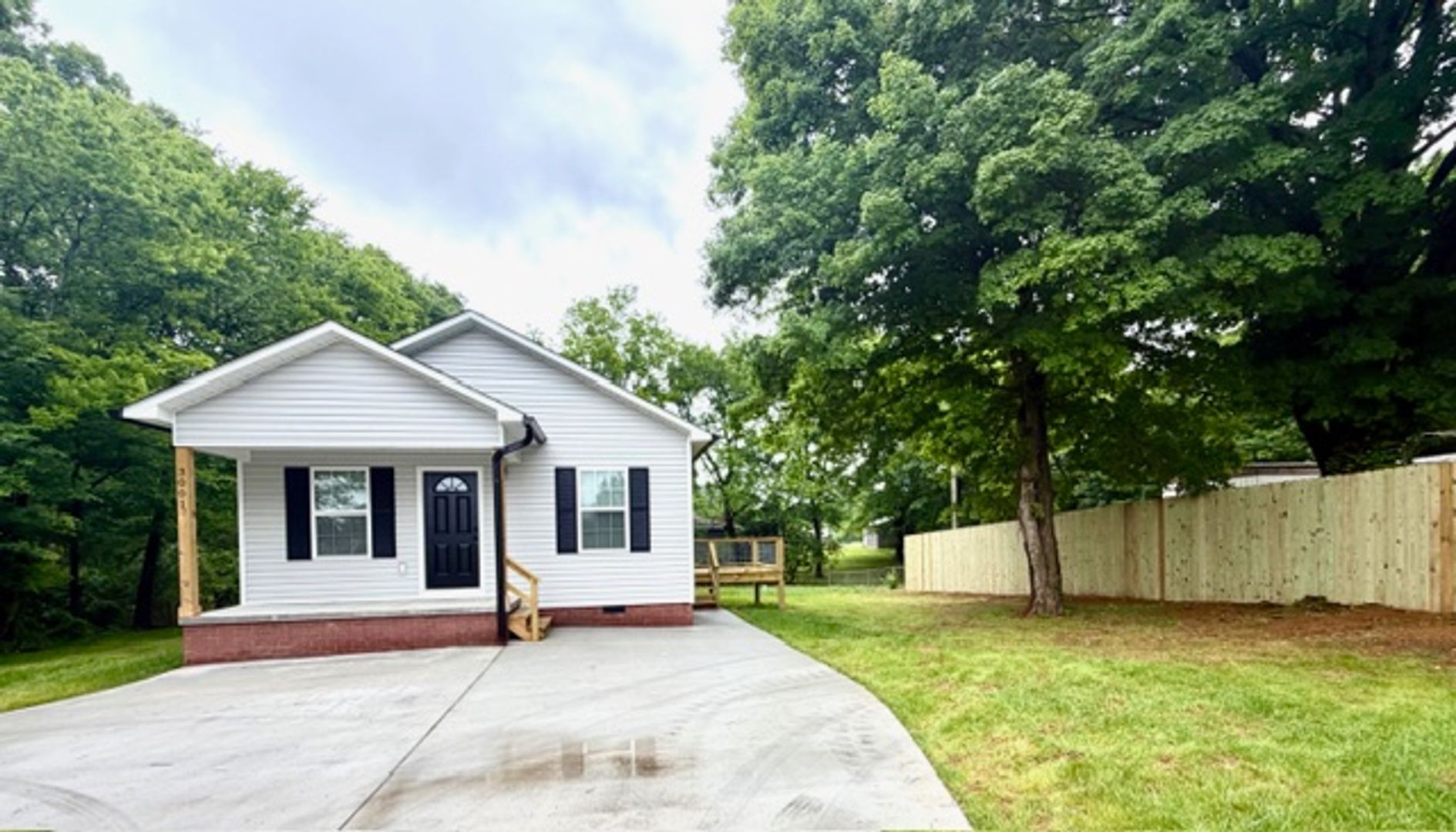 Cleveland House: 3001 Bates Pike SE