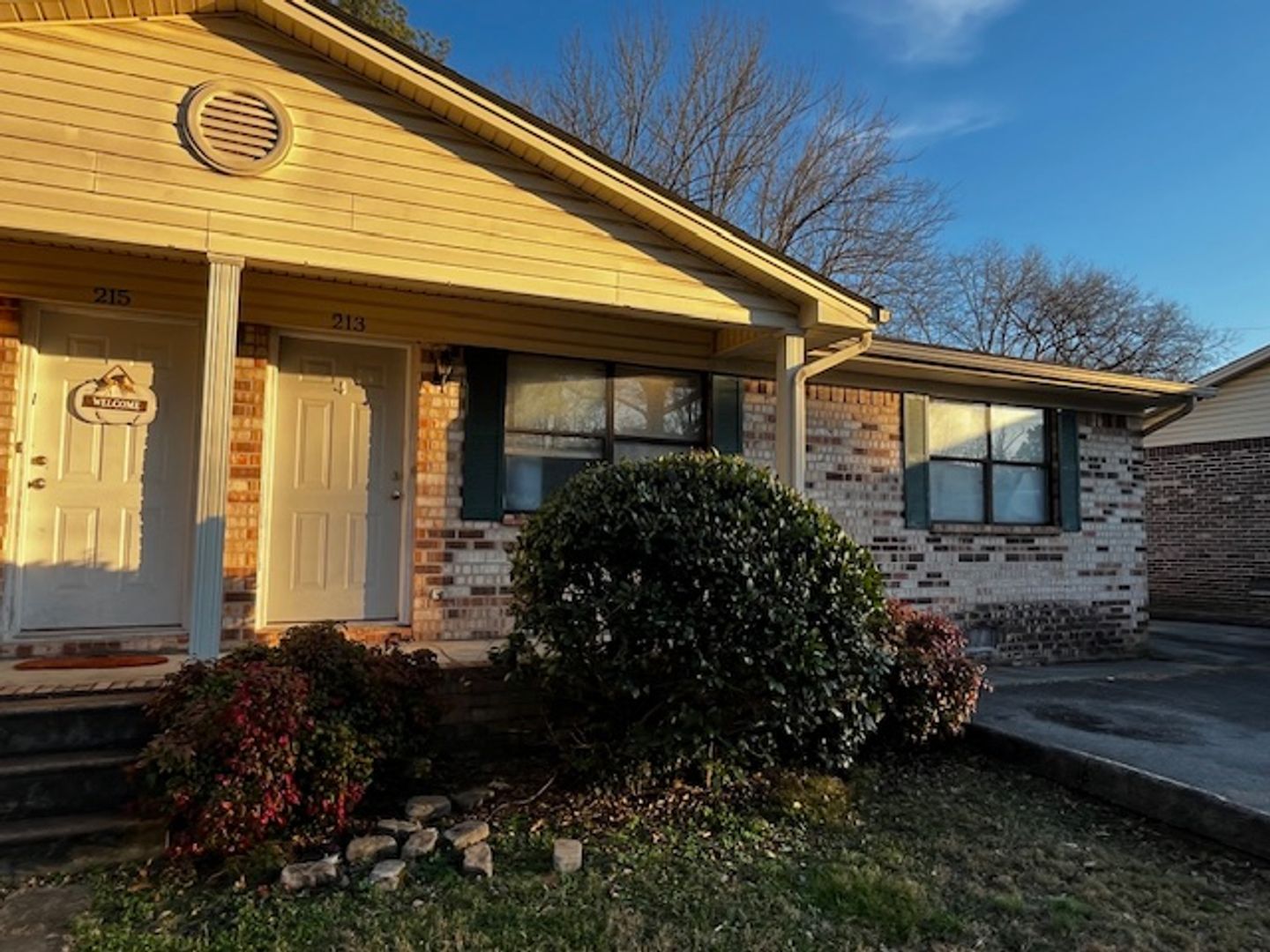 Cleveland Apartment: 213 Weeks Dr NE