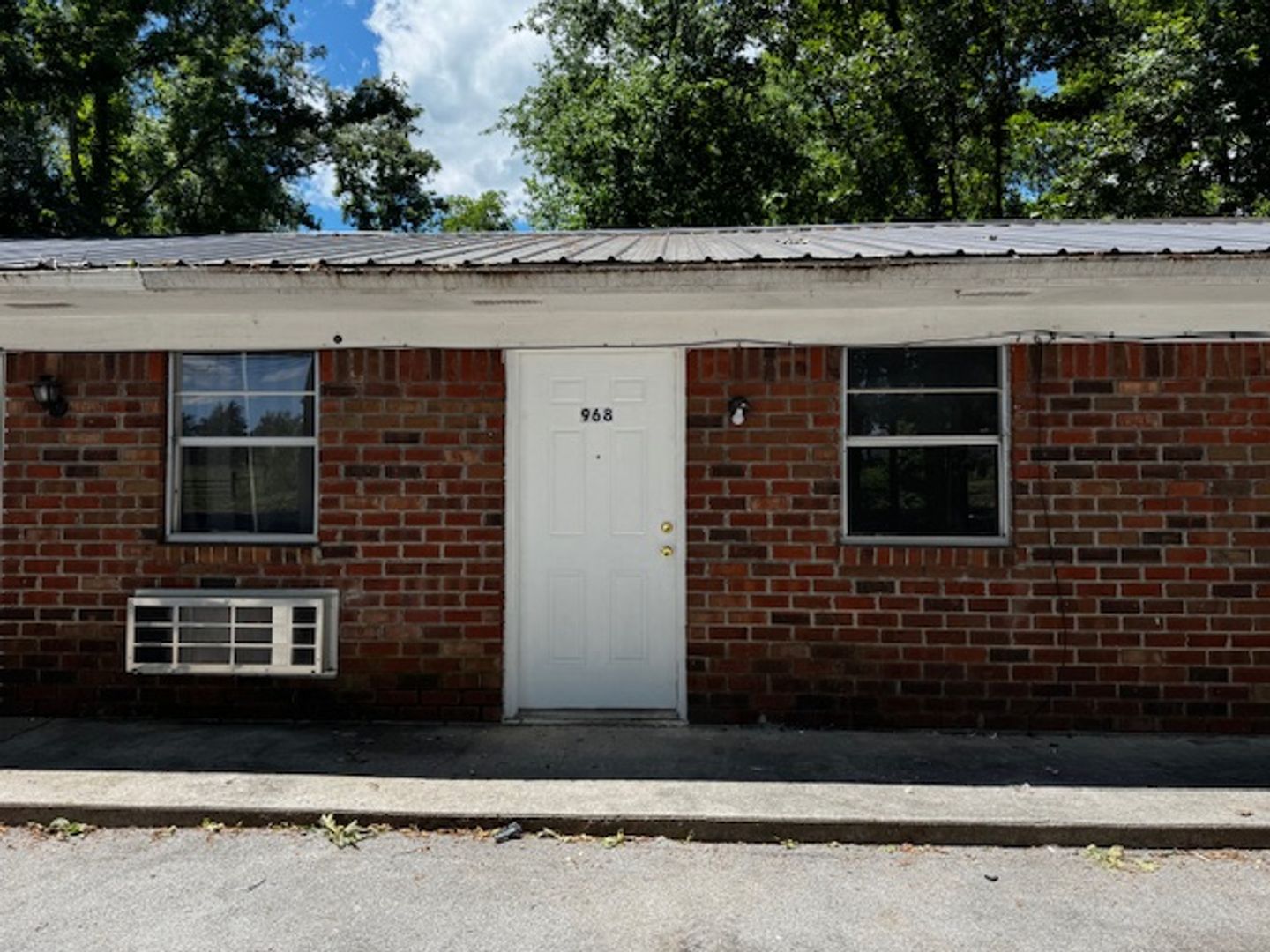 Cleveland House: 968 Cedar Springs Rd SE