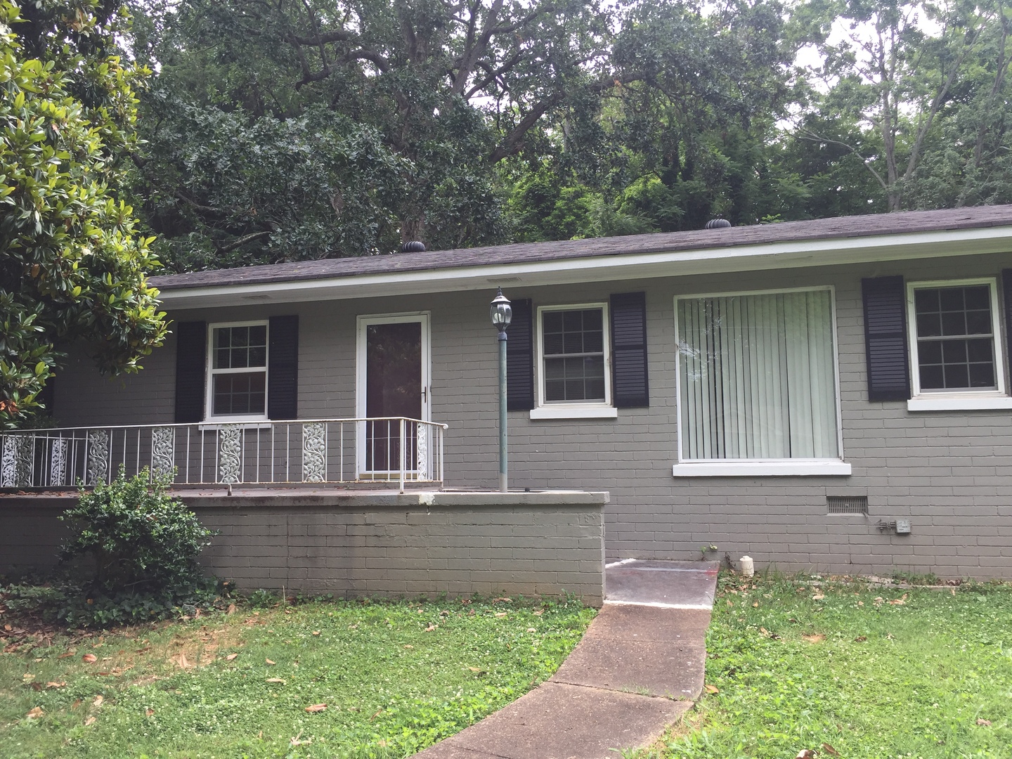 Cleveland Apartment: 1910 Baugh St NE Apt A