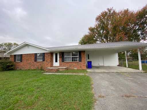 *MOVE IN SPECIAL* 1/2 OFF FIRST MONTHS RENT* 3 Bedroom 1.5 Bath House – photo 1