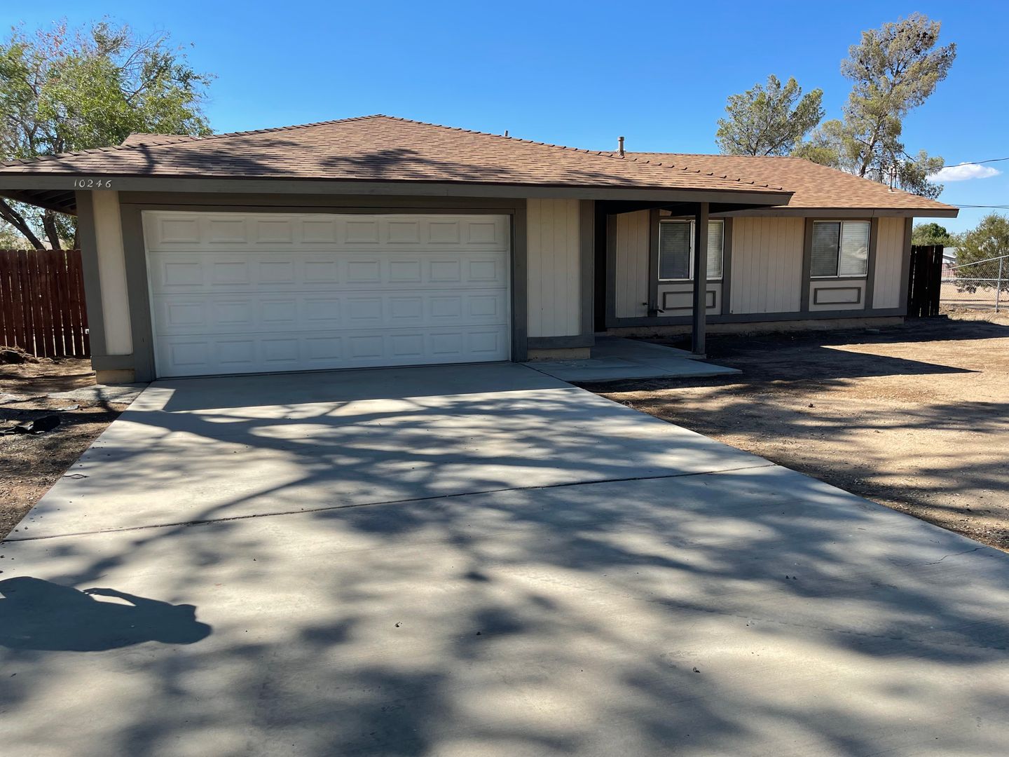 Hesperia House: 10246 Arroyo Ave.
