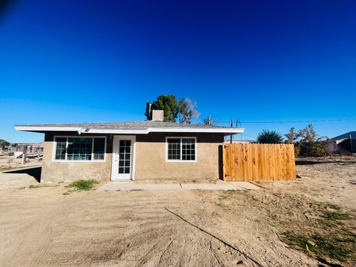 2 Bedroom 1 Bathroom Home! – photo 1