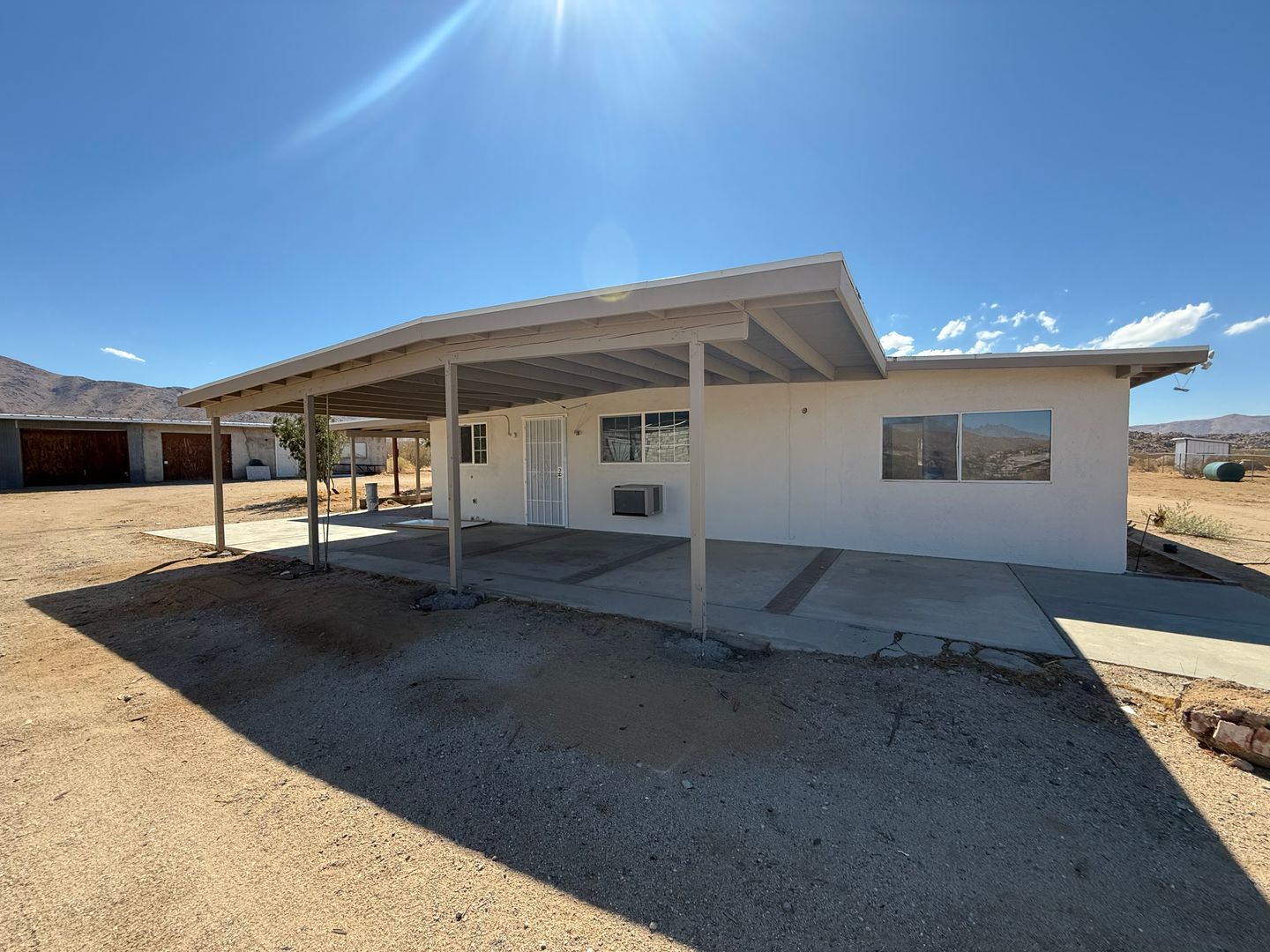 Apple Valley House: 13971 Fairview Valley Rd