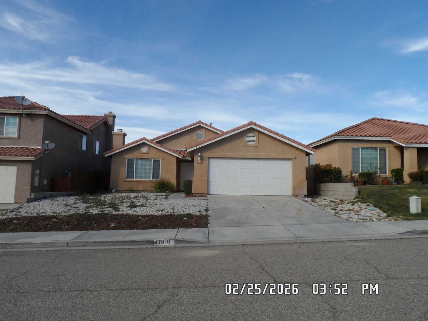 Victorville House: 17610 Caprice Way
