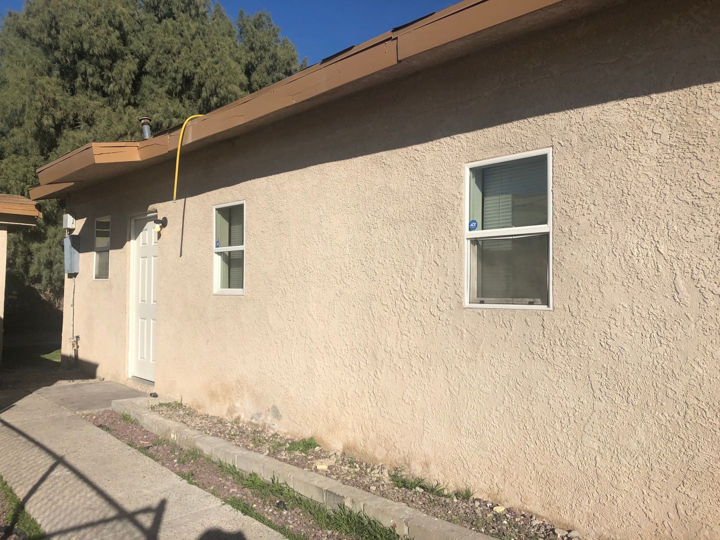 Barstow Apartment: 561 Valley Ave