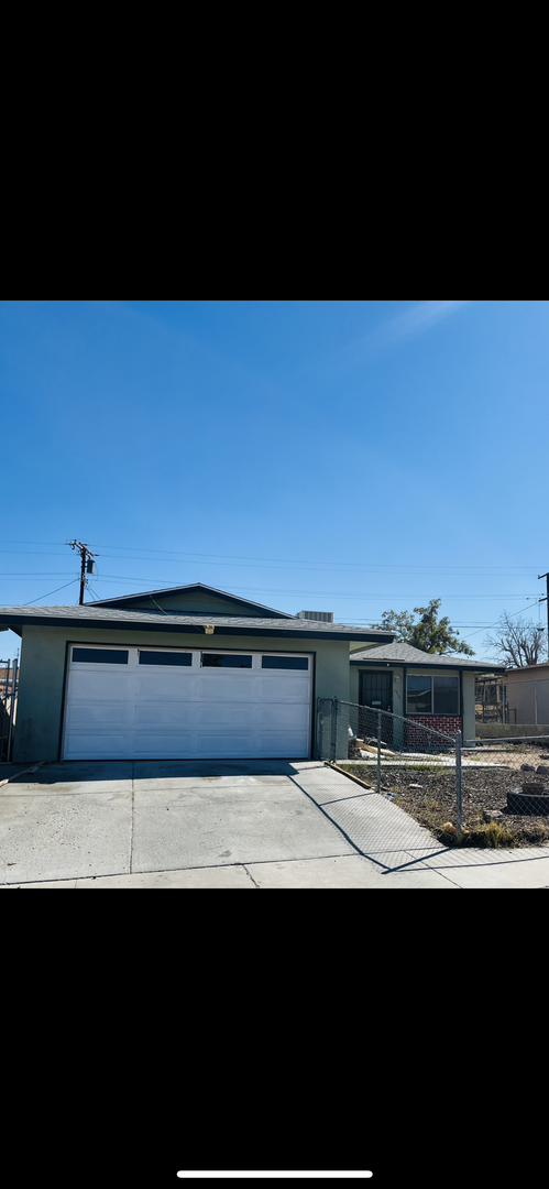 Barstow House: 1716 Church St